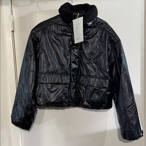 Christmas Sale Women’s Cropped Black Puffer Zipper wind Water Resistant M NWT